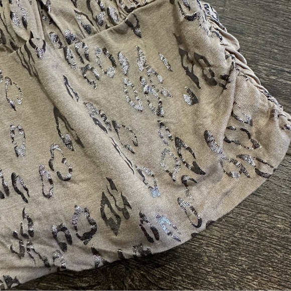 Express Size Medium Womens Dolman Style Leopard Animal Metallic Print Blouse Top - Picture 3 of 7